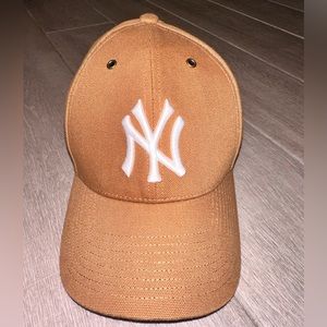 Carhartt New York Yankees Hat brown with Velcro